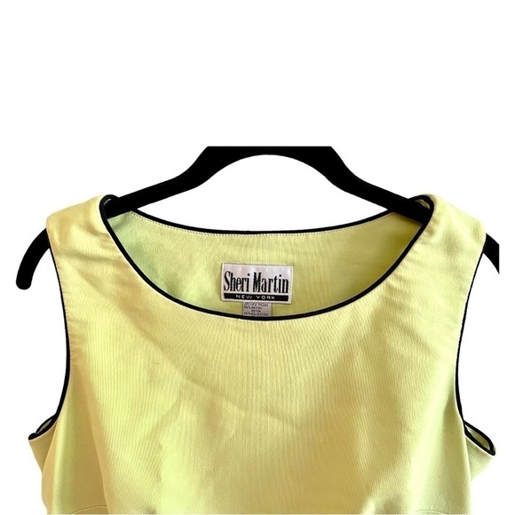 SHERI MARTIN, SLEEVELESS SHELL TOP IN BRIGHT LIME GREEN. SIZE 10 - Picture 6 of 7